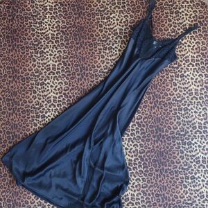 Vintage VS gold label slip